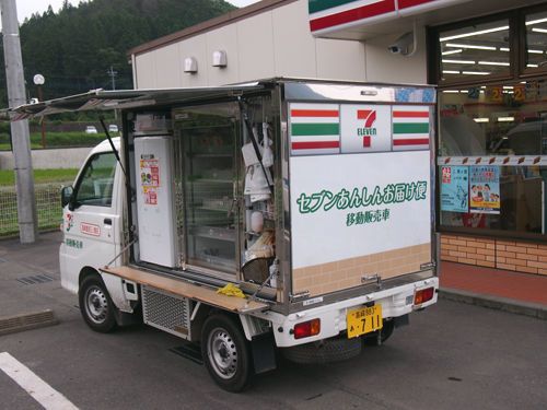 7-11-Delivery-Hijet-Truck