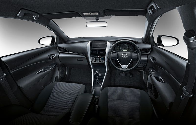Toyota-Yaris-J-Eco-Grade-Interior