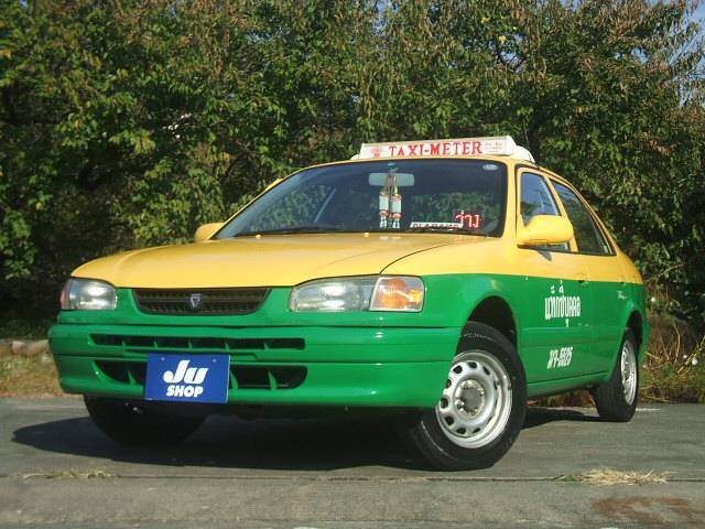 Toyota-Corolla-Taxi-Thai-In-Japan