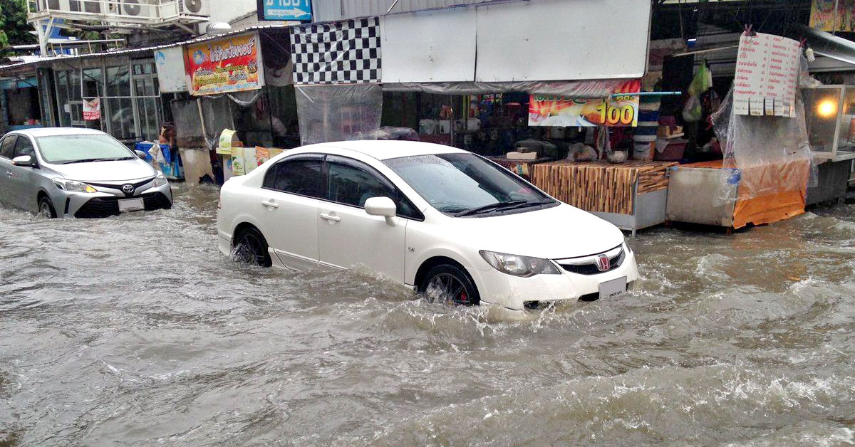 พื้นที่เสี่ยงน้ำท่วมในกรุงเทพฯ ก่อนซื้อรถซื้อบ้าน ต้องรู้!